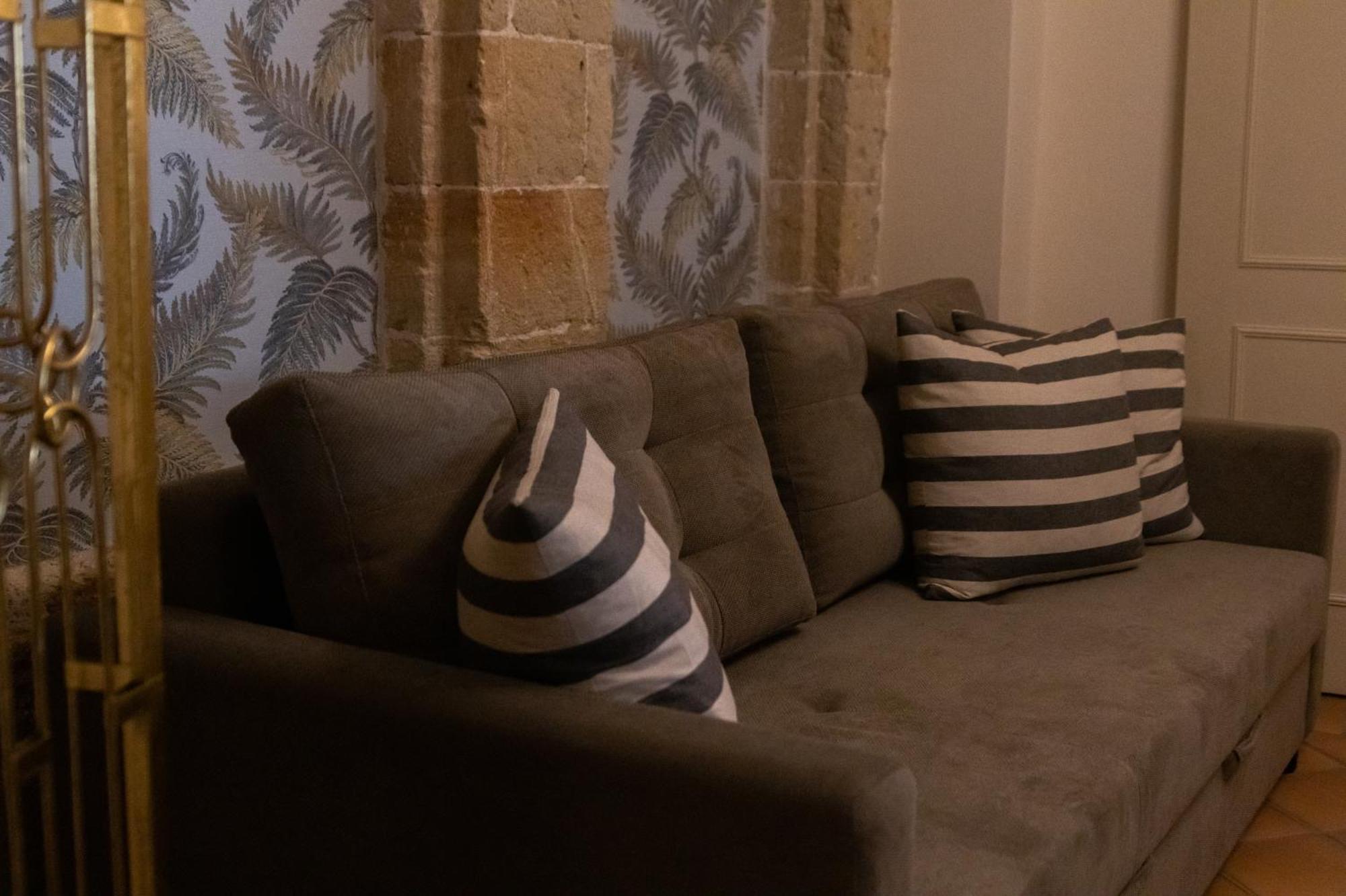 April Luxury Suites (Adults Only) Rhodes City Chambre photo
