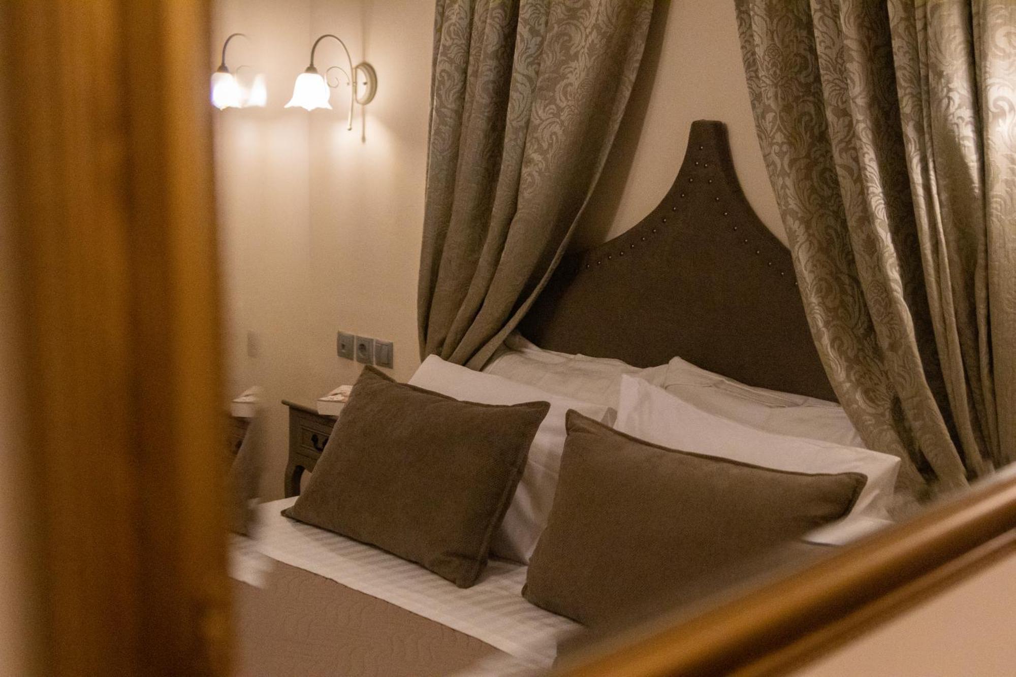 April Luxury Suites (Adults Only) Rhodes City Chambre photo