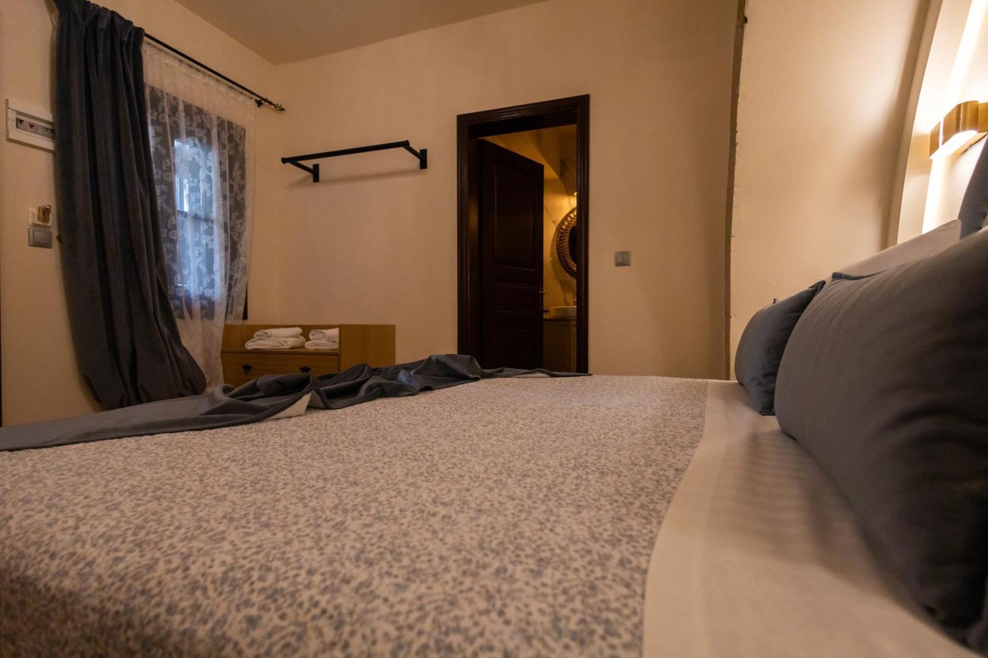 April Luxury Suites (Adults Only) Rhodes City Chambre photo